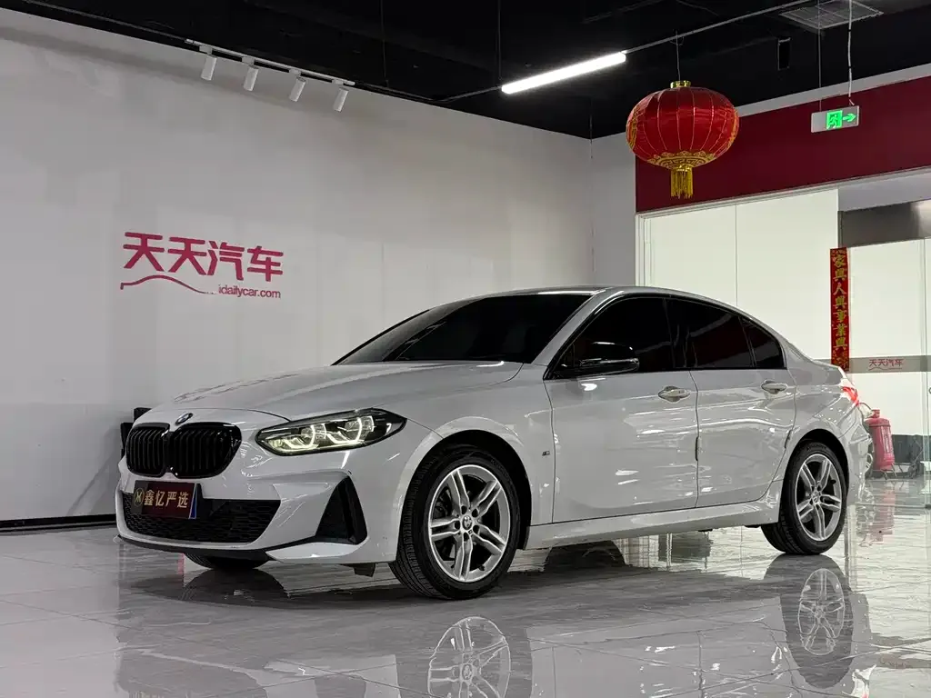 BMW 1 Series — фото 1