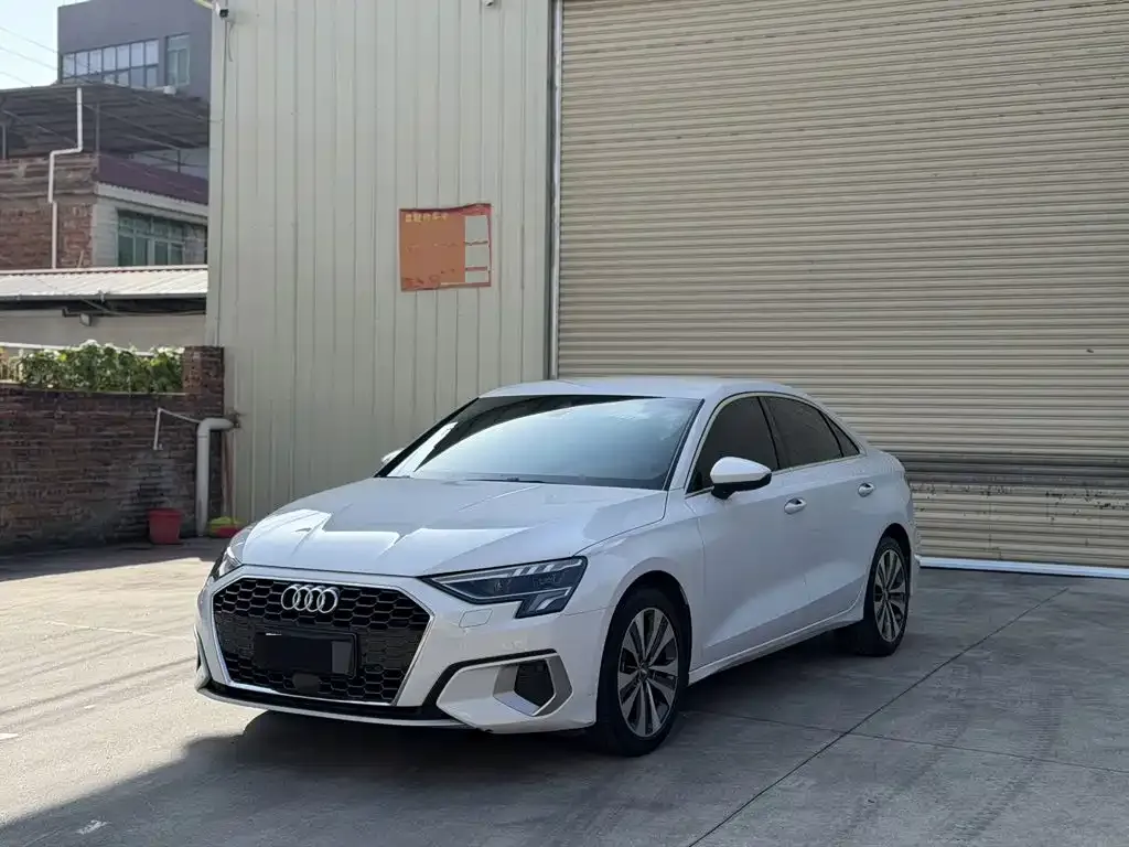 Audi A3 — фото 1