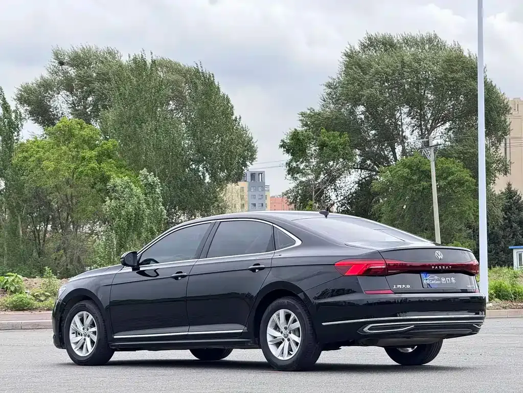 Volkswagen Passat — фото 10