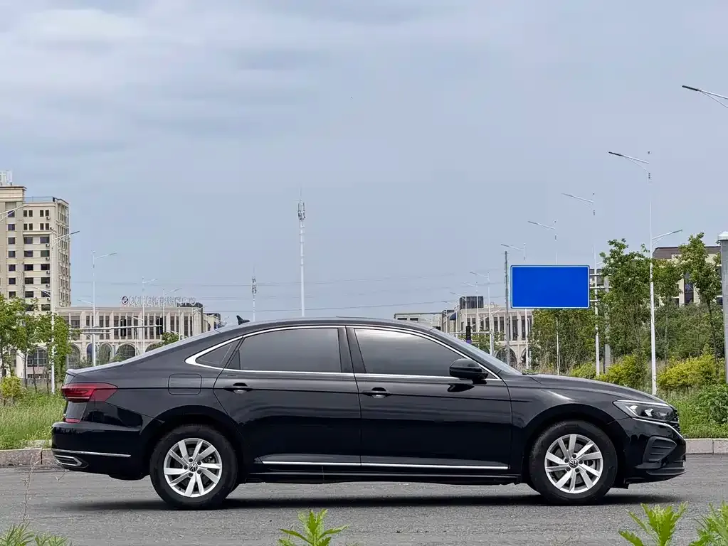 Volkswagen Passat — фото 4