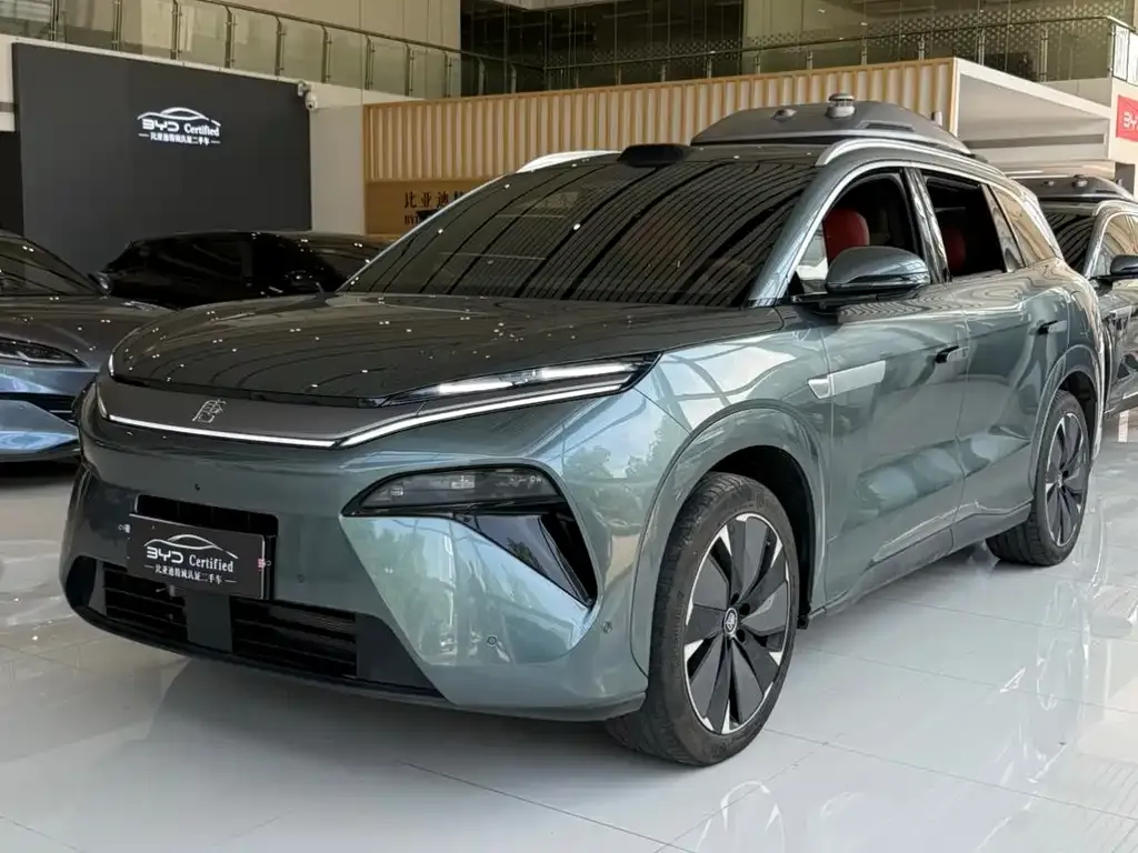 BYD Tang L — фото 1