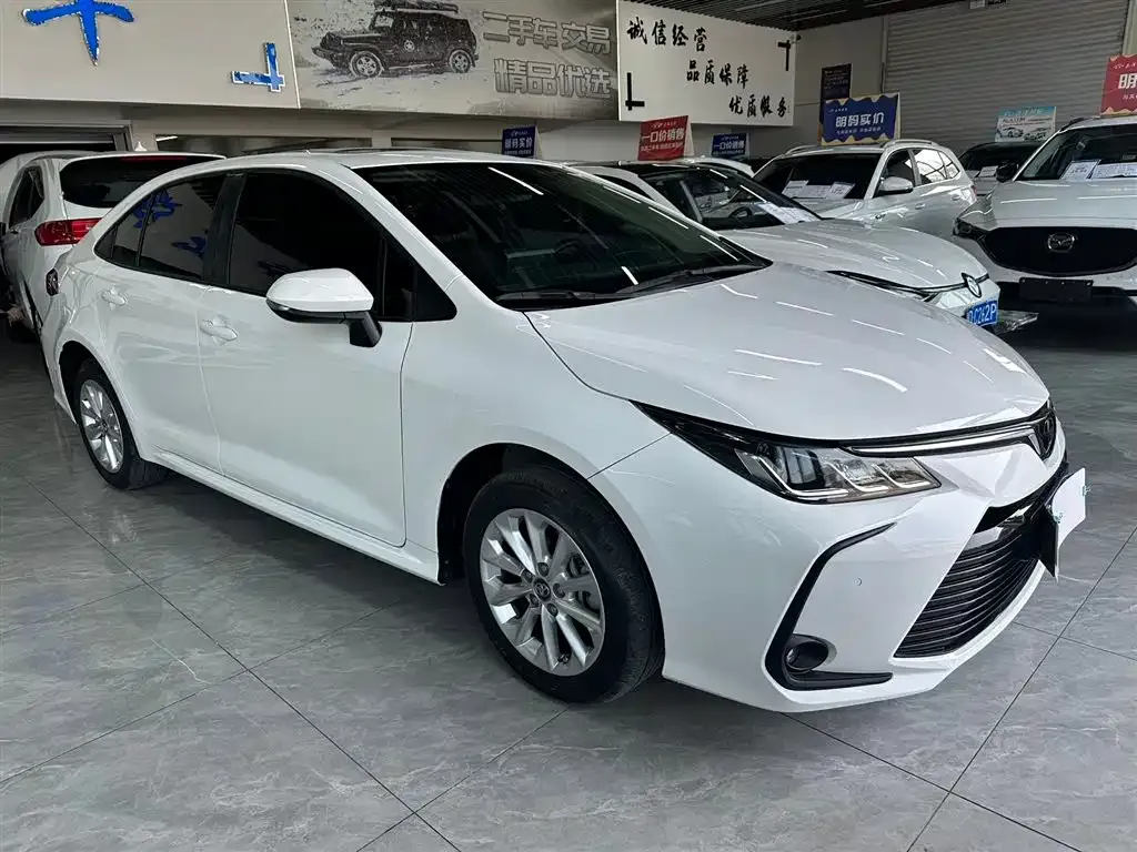 Toyota Corolla — фото 1