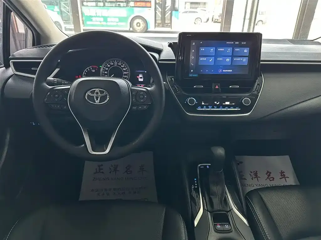 Toyota Corolla — фото 2
