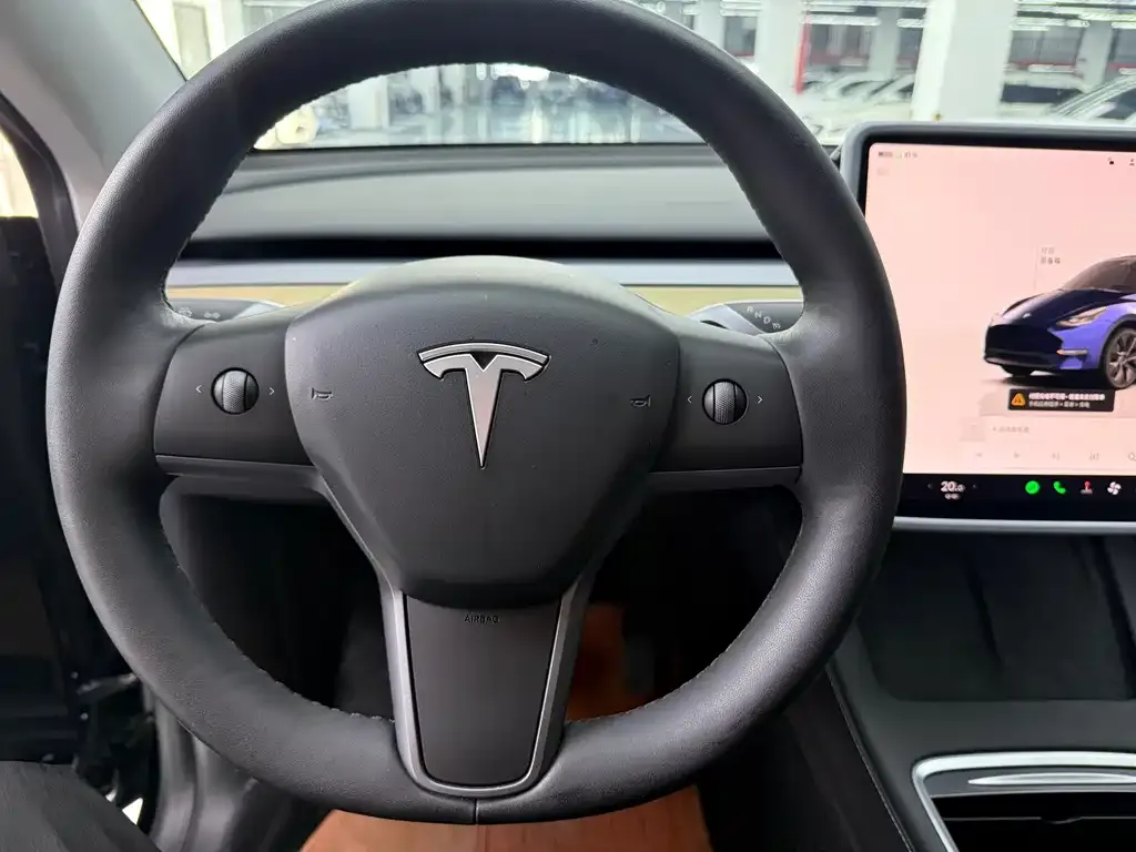 Tesla Model Y — фото 9