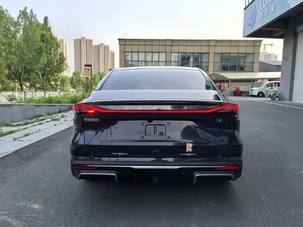 Geely Galaxy L6 — фото 3