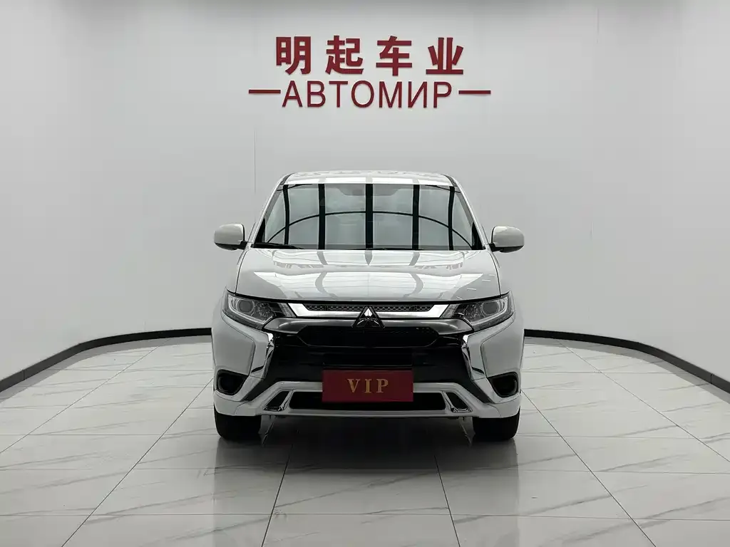 Mitsubishi Outlander — фото 3