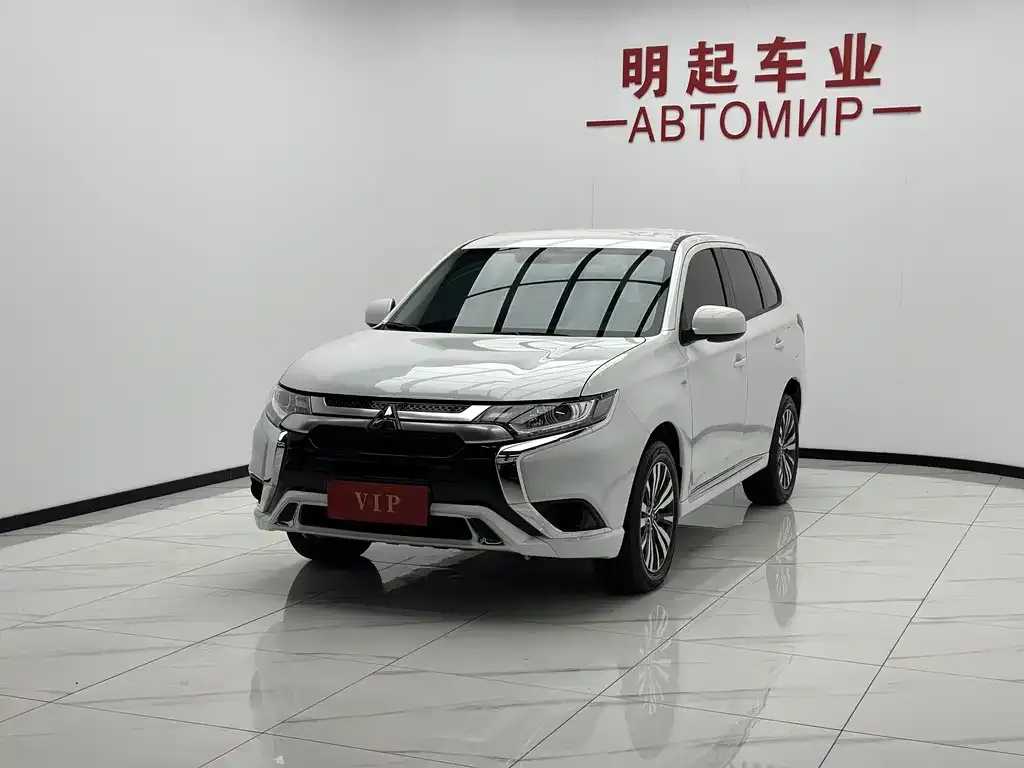 Mitsubishi Outlander — фото 6