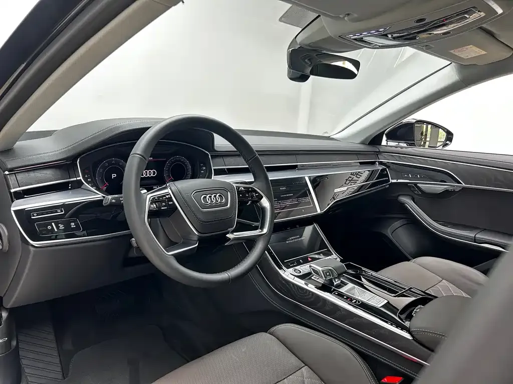 Audi A8 — фото 5