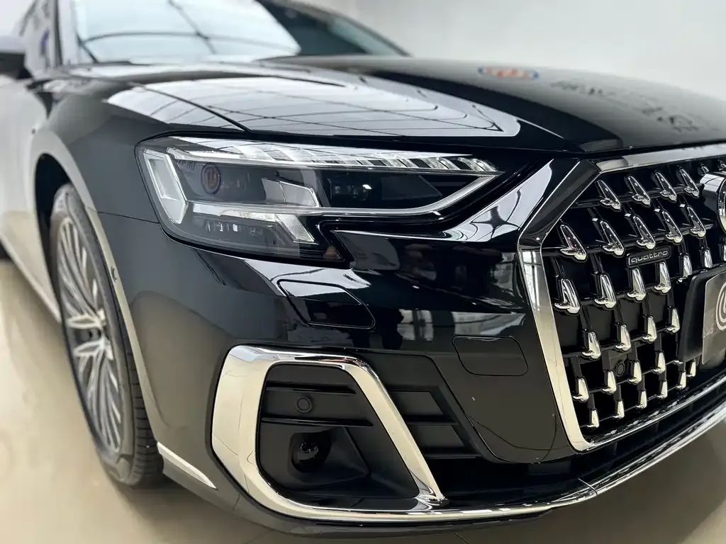Audi A8 — фото 6