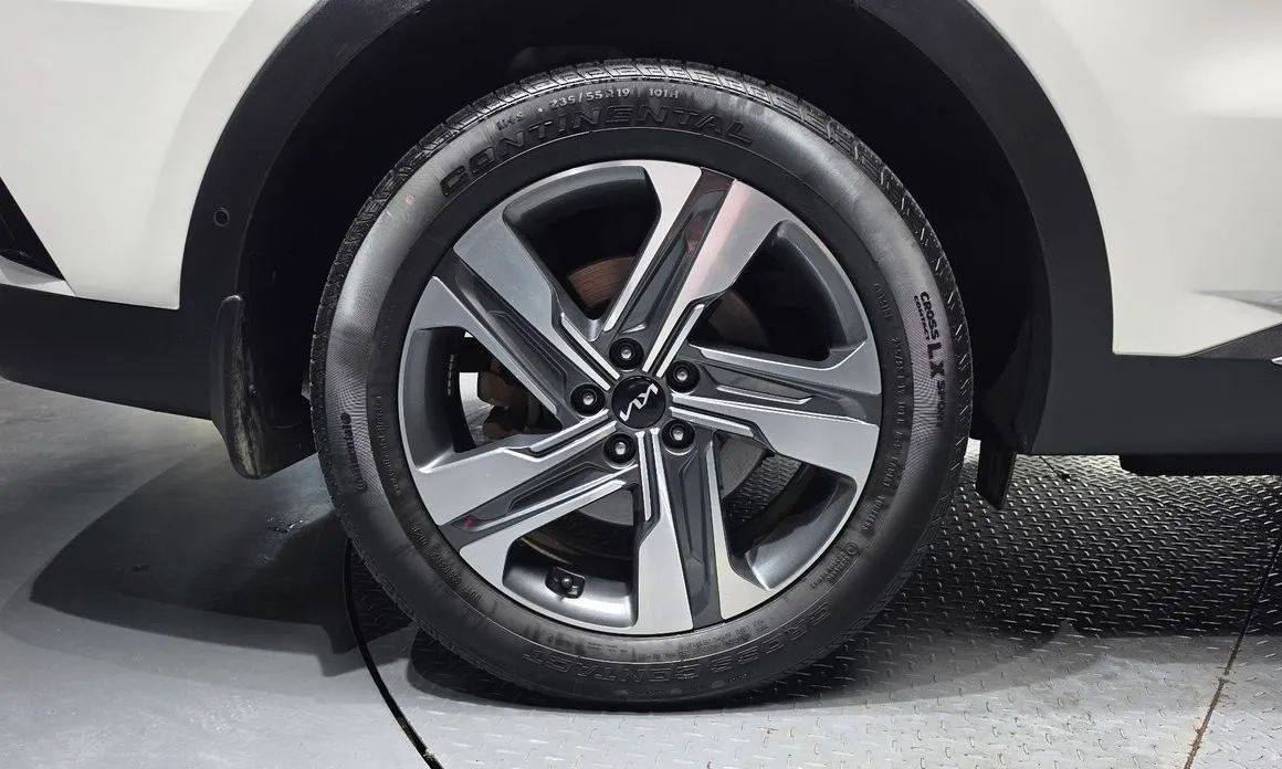 Kia Sorento — фото 7