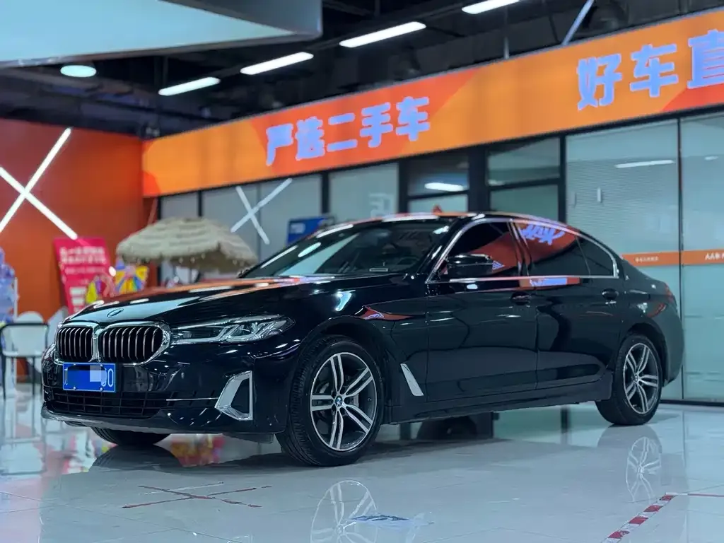 BMW 5 Series — фото 1