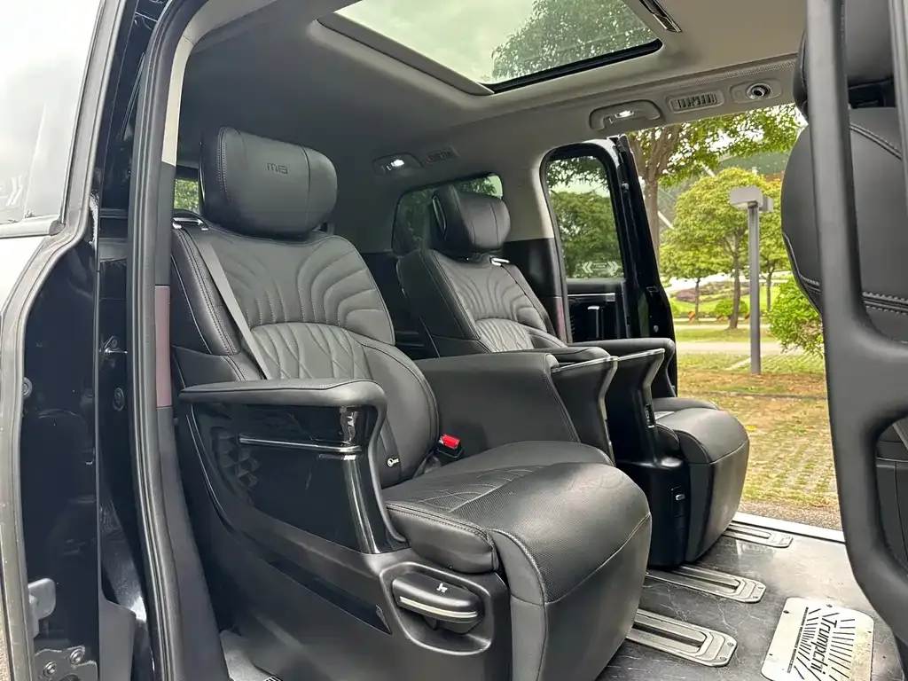 GAC Motor Trumpchi M8 — фото 2