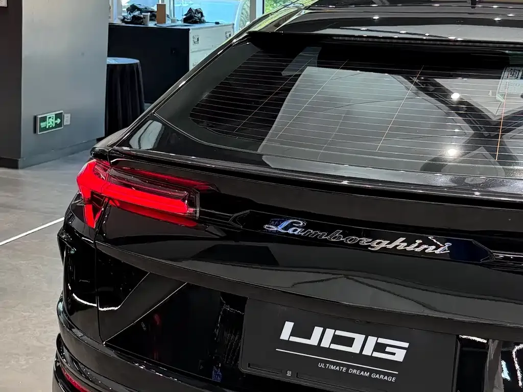 Lamborghini Urus — фото 8