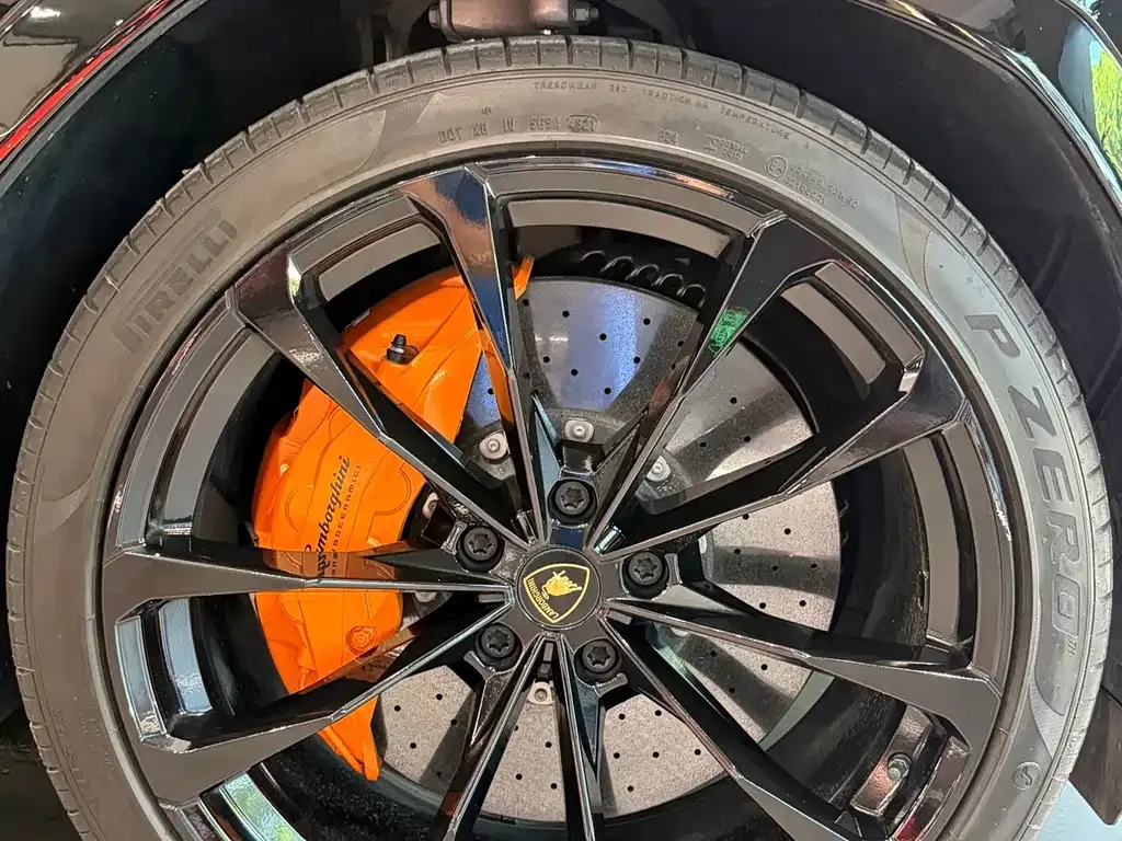 Lamborghini Urus — фото 7
