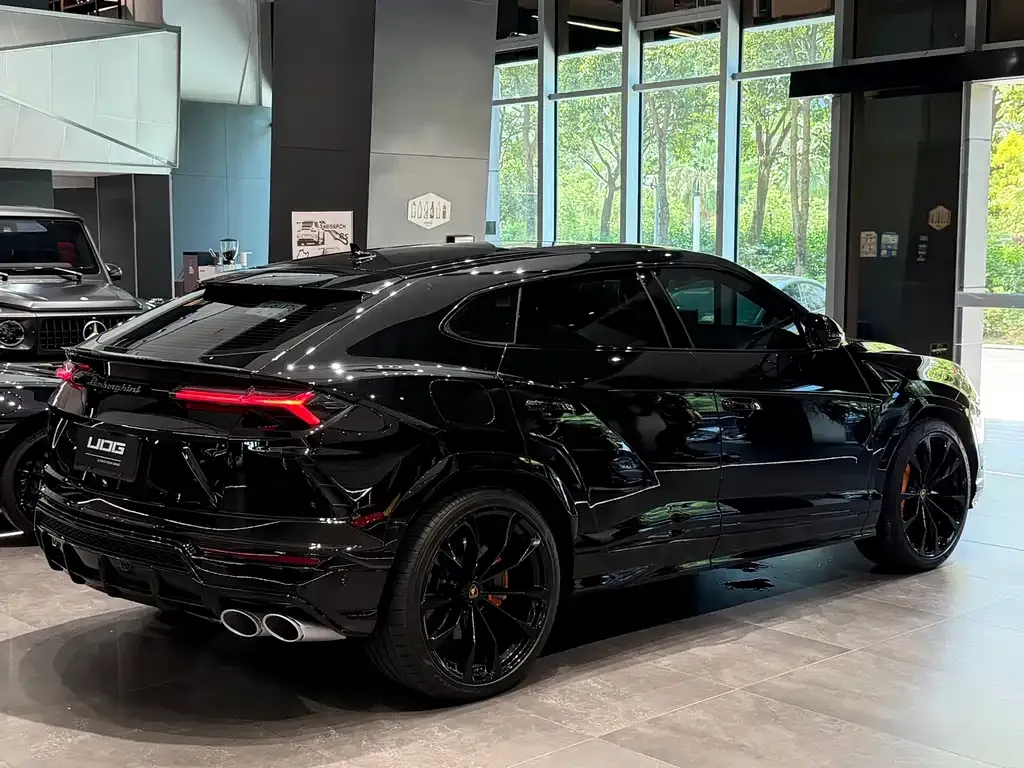 Lamborghini Urus — фото 9