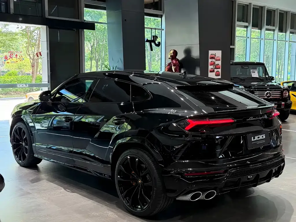 Lamborghini Urus — фото 10