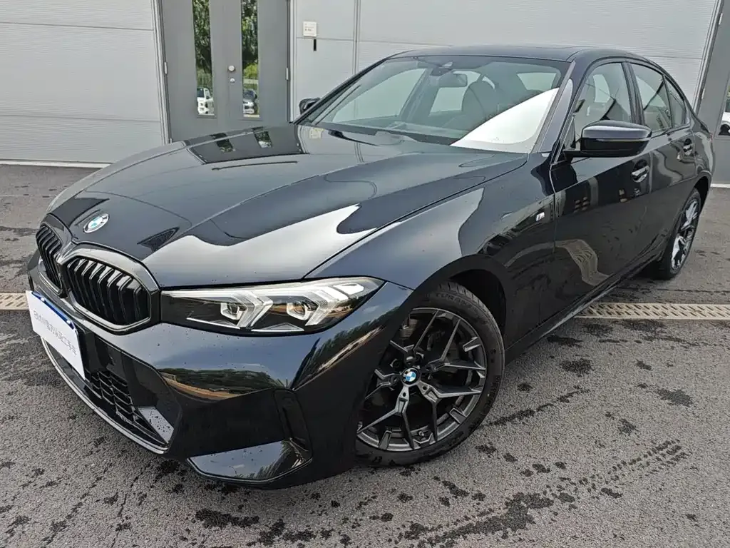 BMW 3 Series 330i M Sport Night 1