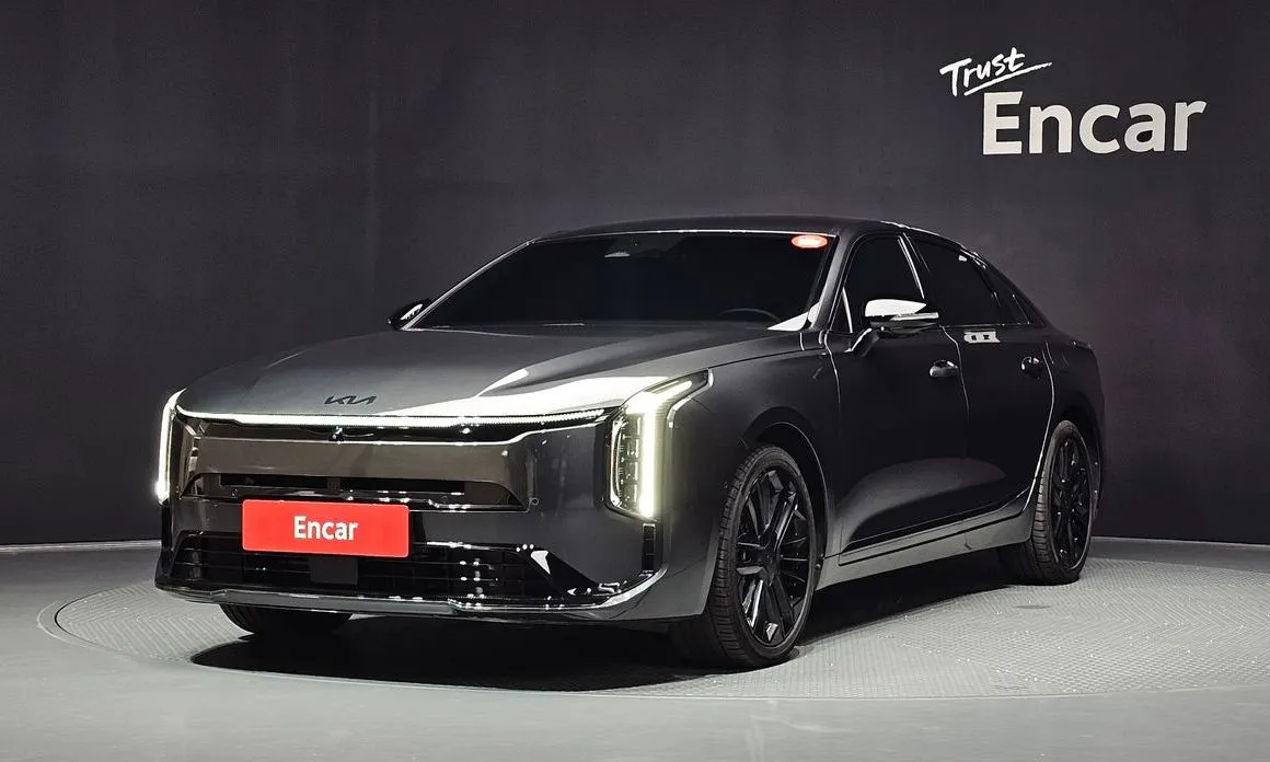 Kia K8 HEV Signature Black 1