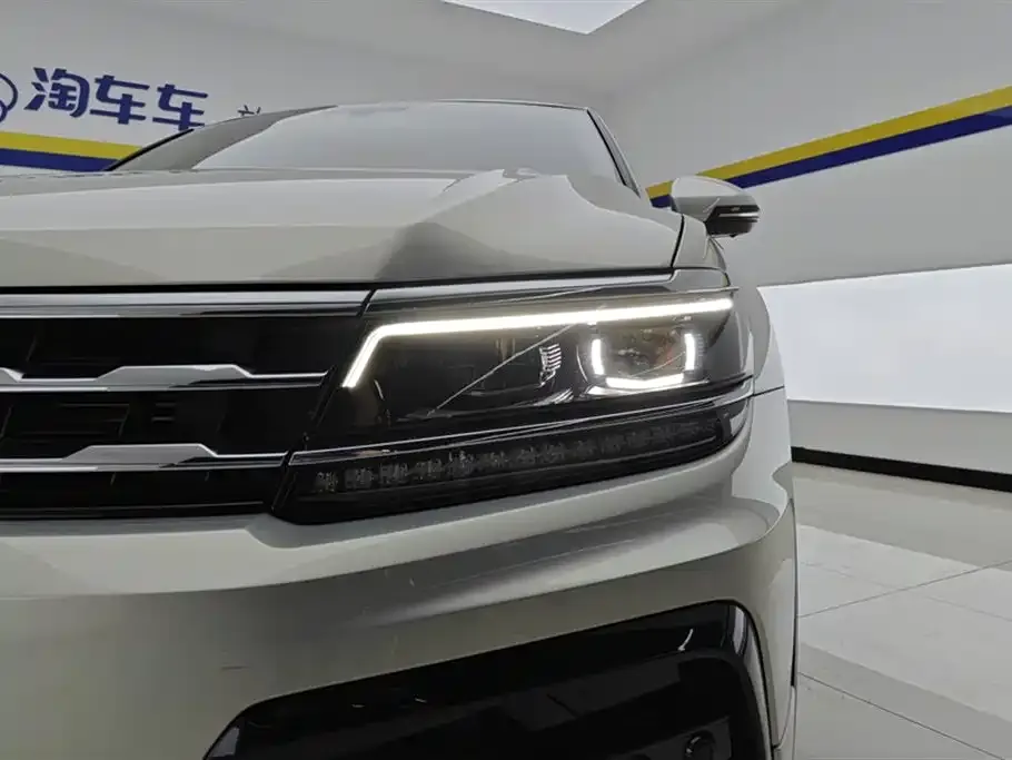 Volkswagen Tiguan L — фото 9