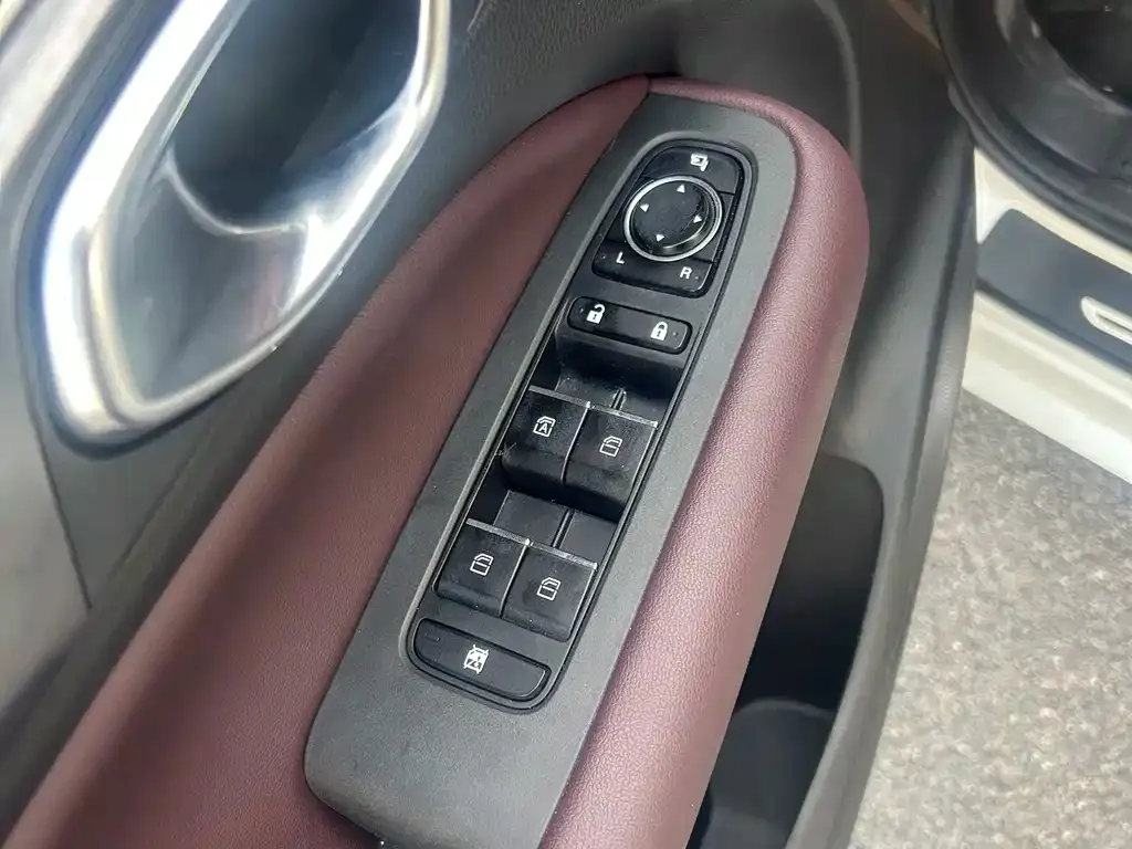 GAC Motor Trumpchi M6 — фото 2