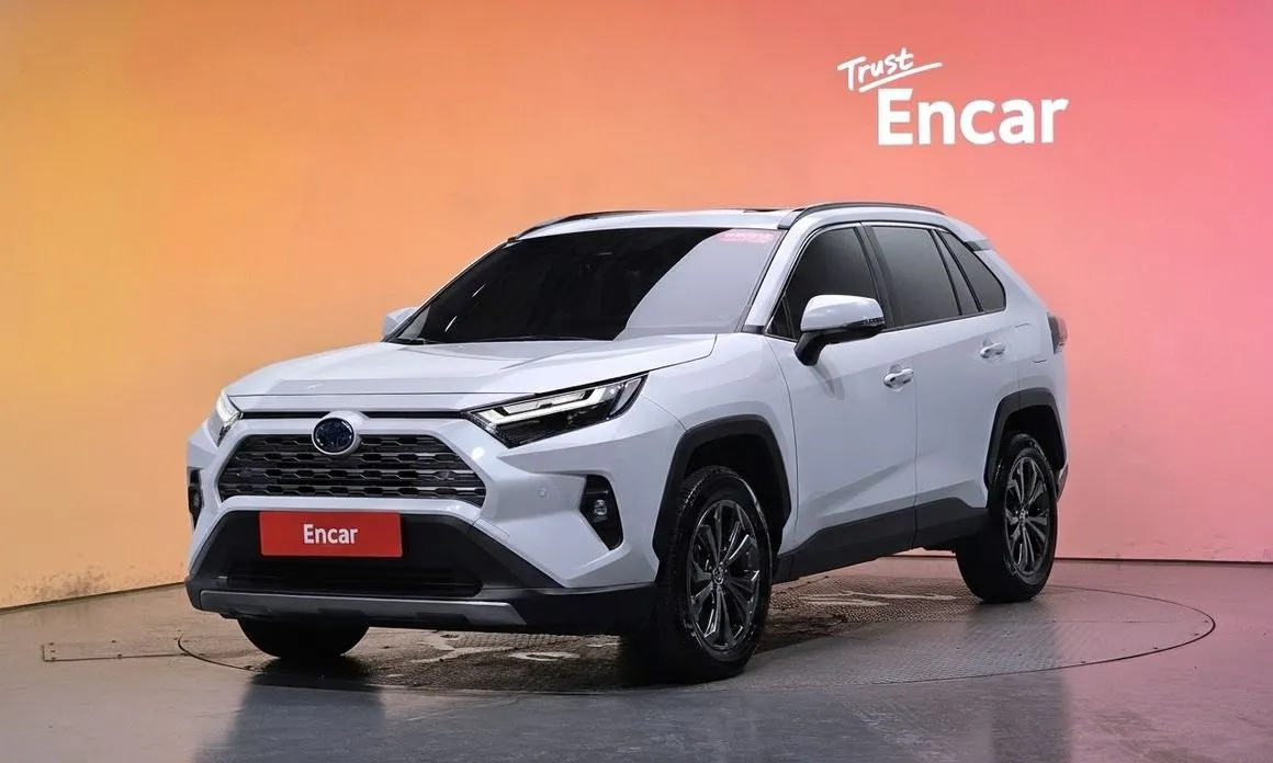 Toyota RAV4 — фото 1