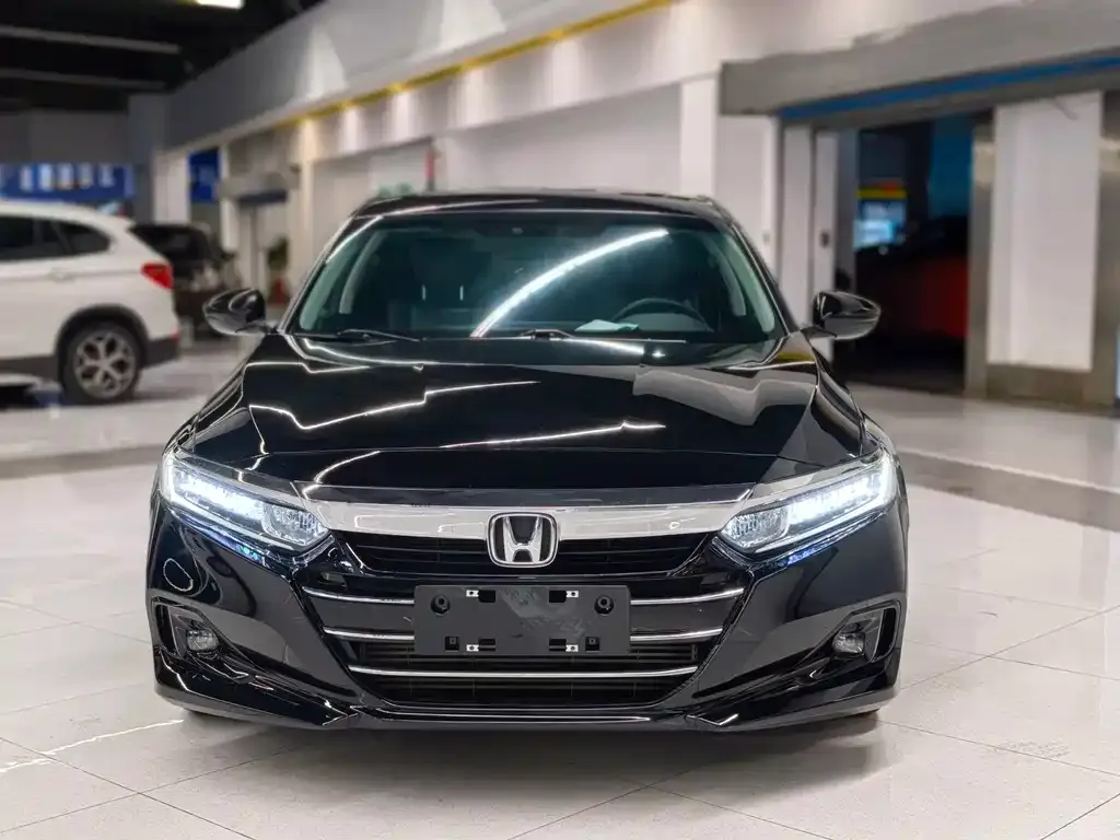 Honda Accord — фото 8