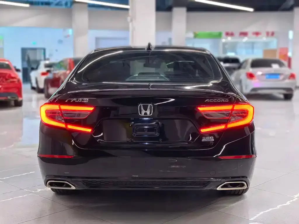 Honda Accord — фото 9