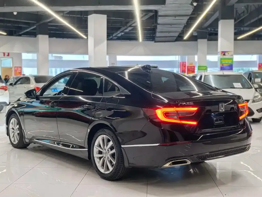 Honda Accord — фото 3