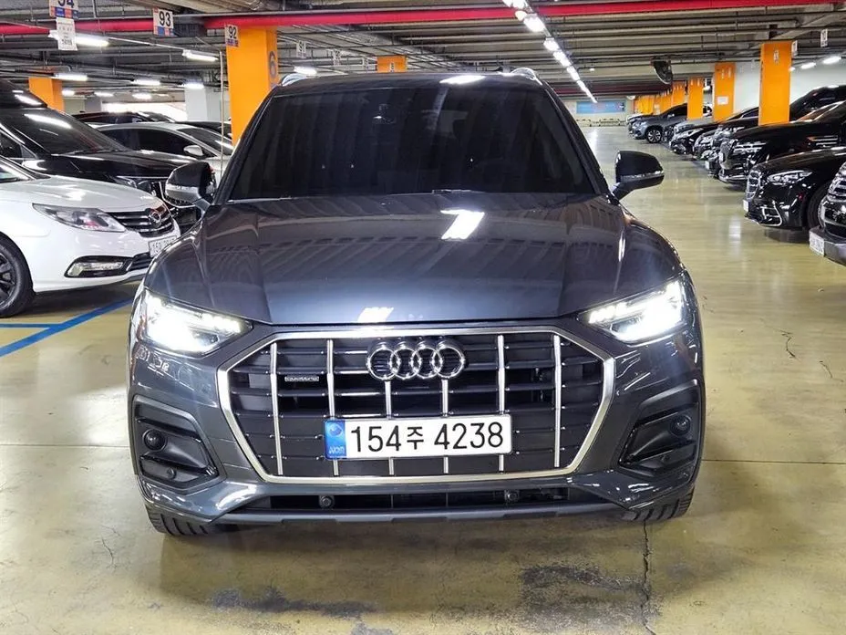 Audi Q5 — фото 1