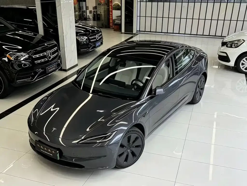 Tesla Model 3 — фото 2