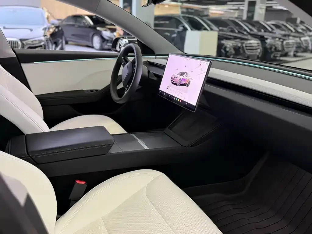 Tesla Model 3 — фото 6