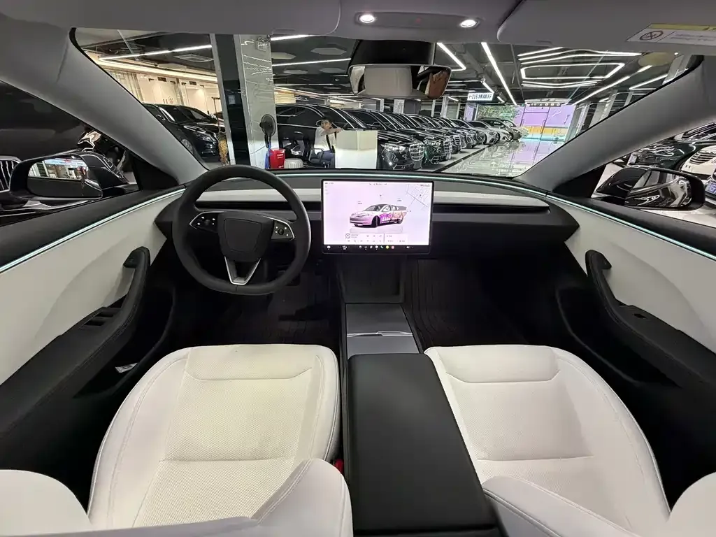 Tesla Model 3 — фото 8