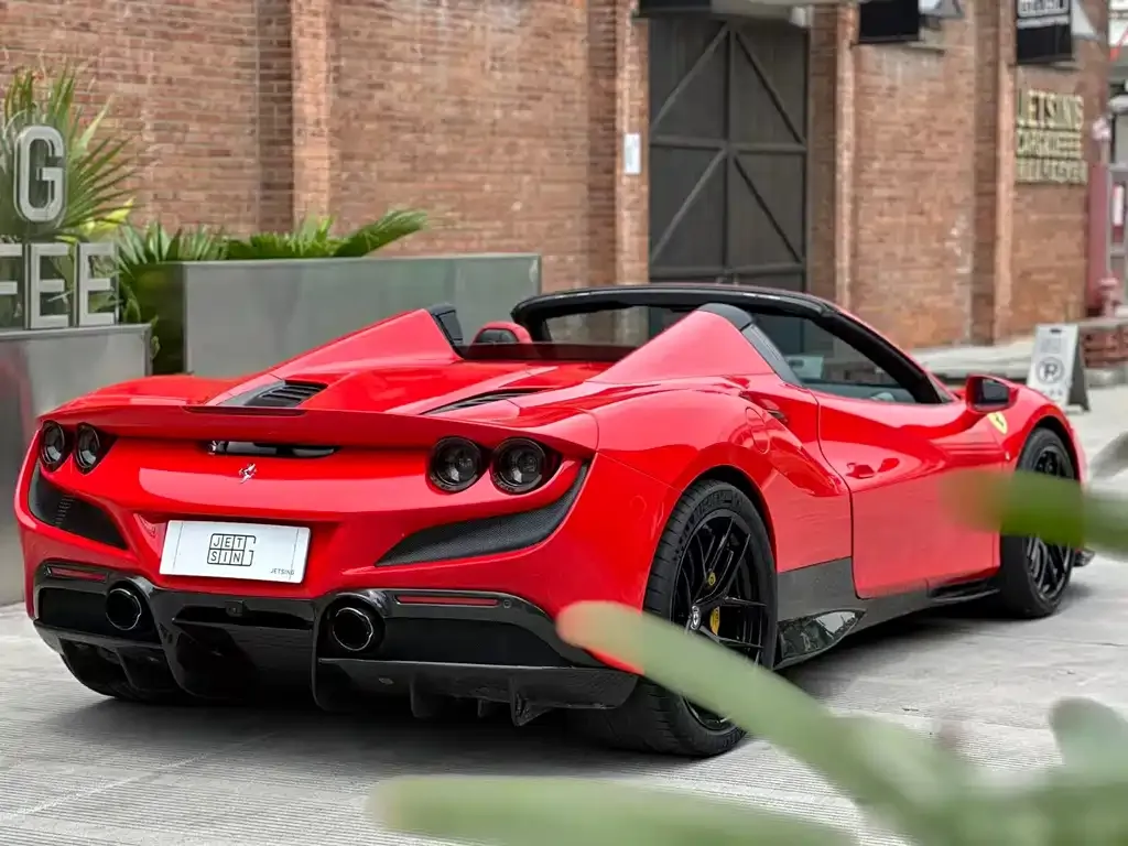 Ferrari F8 — фото 5