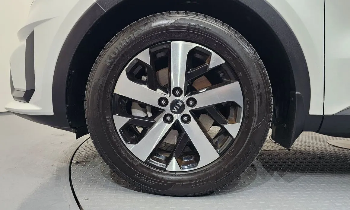 Kia Sorento — фото 6