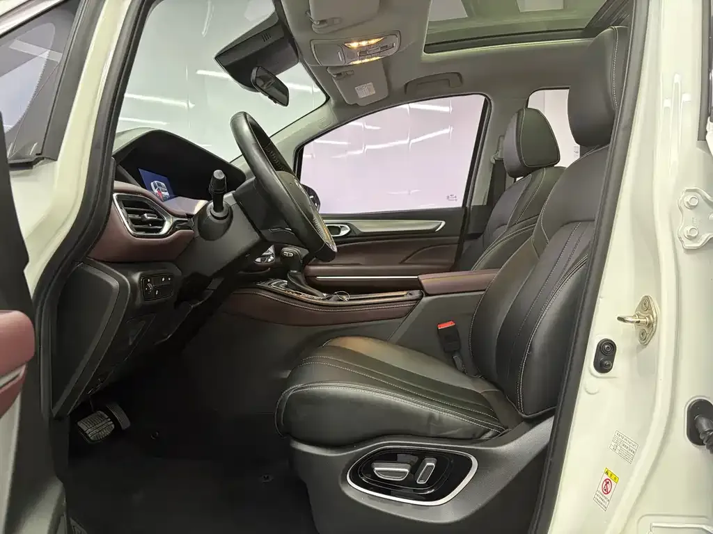 GAC Motor Trumpchi M6 — фото 10