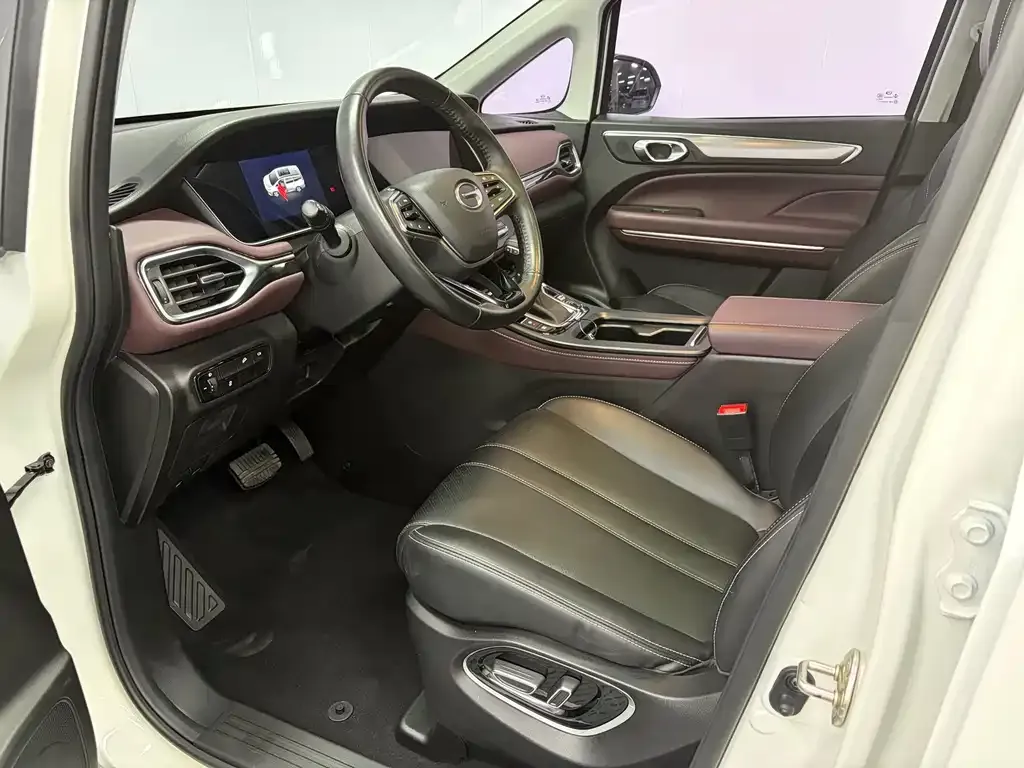 GAC Motor Trumpchi M6 — фото 3