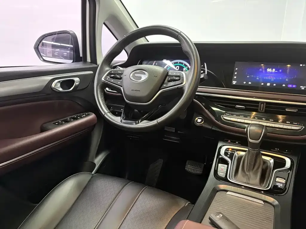 GAC Motor Trumpchi M6 — фото 4