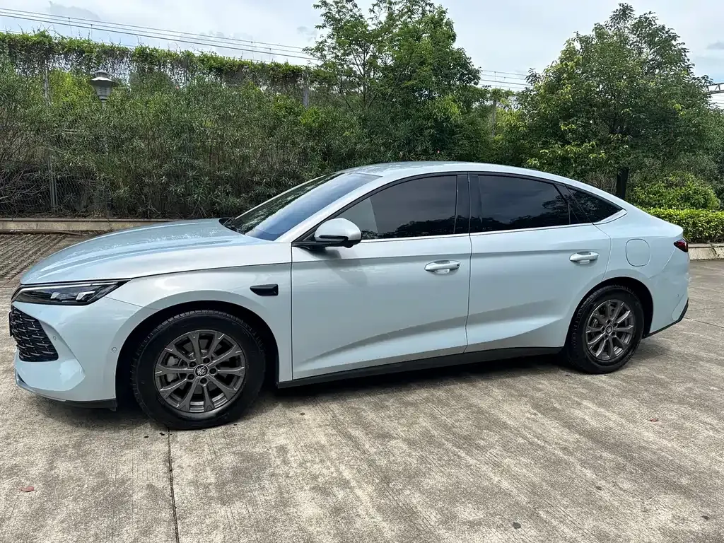 BYD Qin L — фото 6