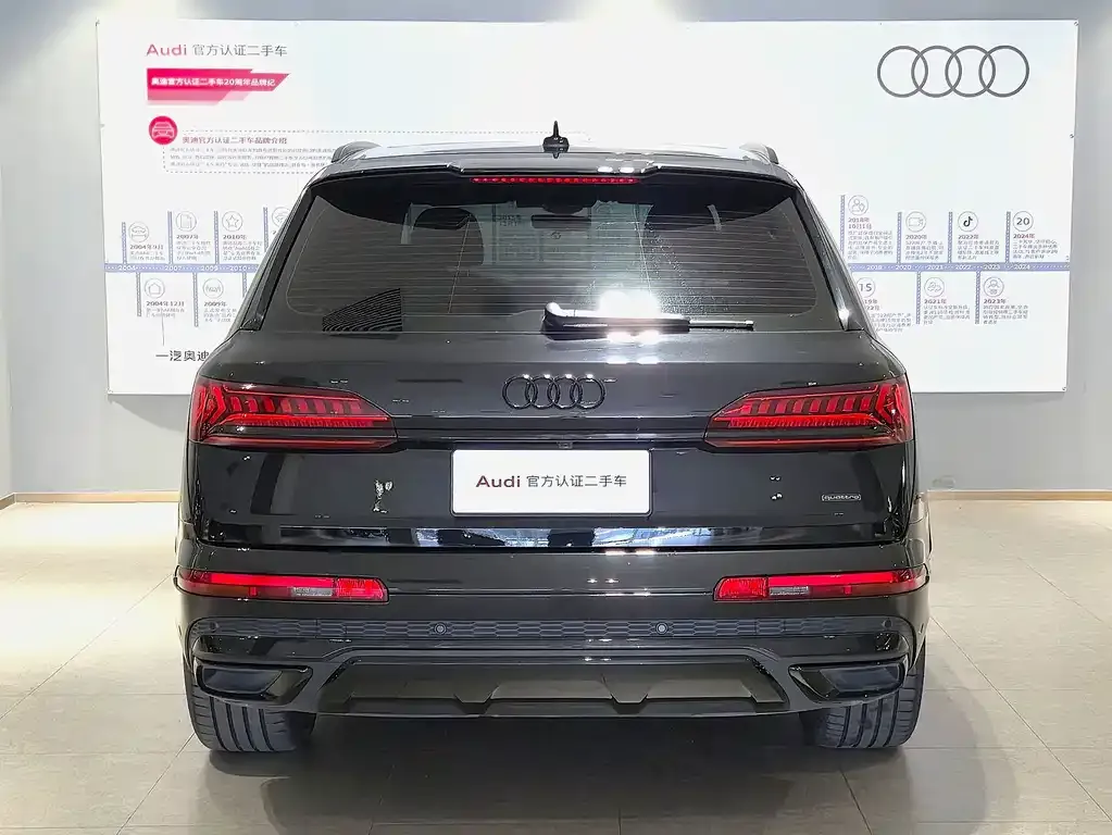 Audi Q7 — фото 10