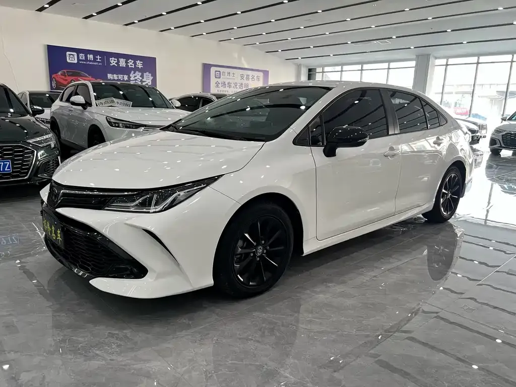 Toyota Corolla — фото 1