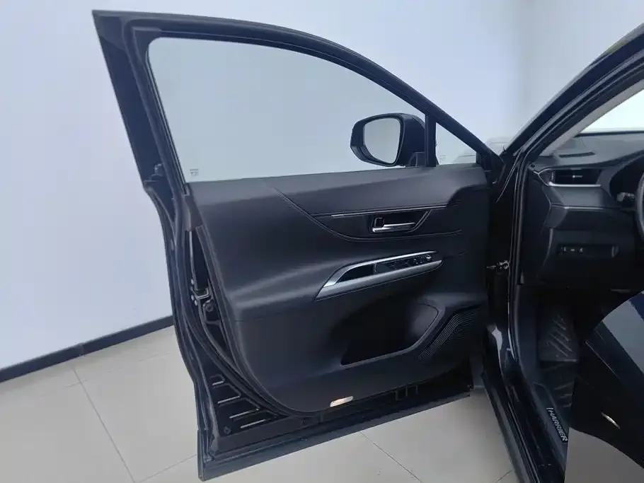 Toyota Harrier — фото 9