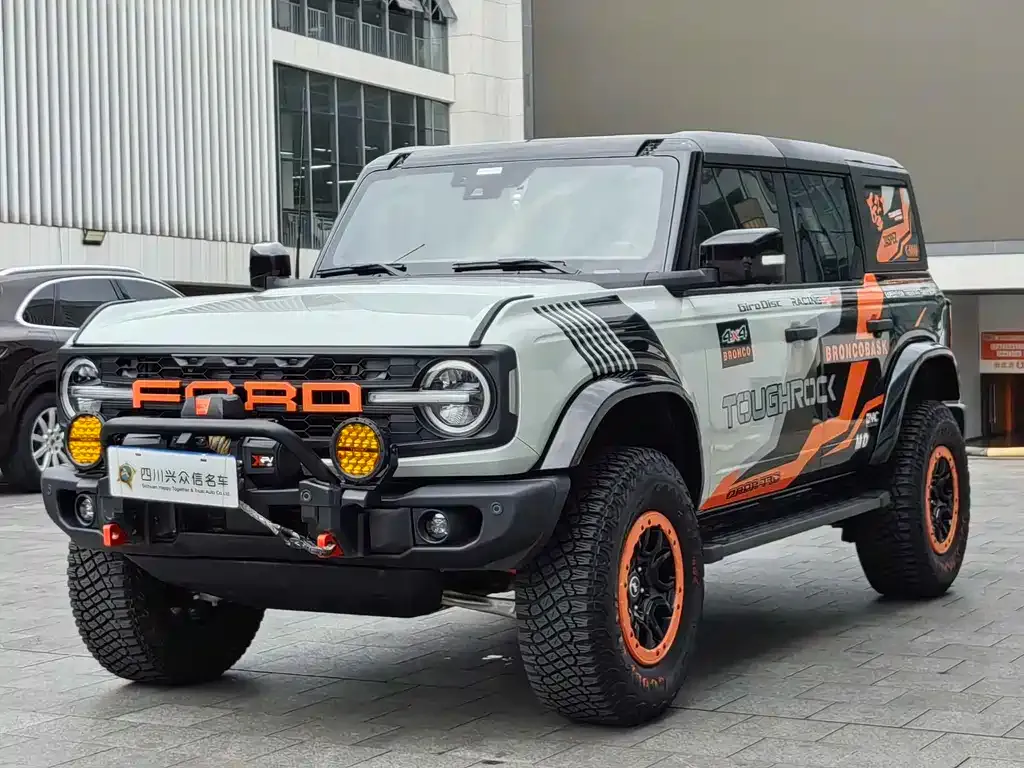 Ford Bronco — фото 10