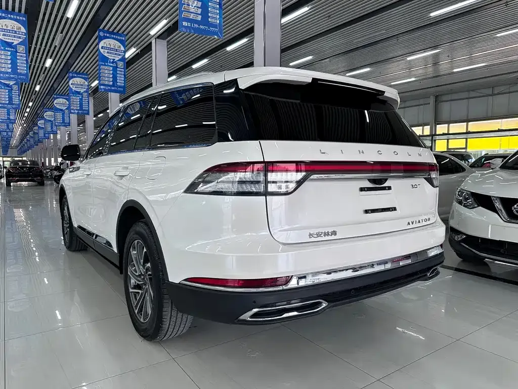 Lincoln Aviator — фото 10