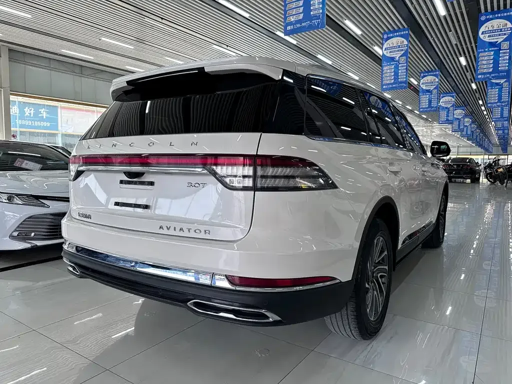 Lincoln Aviator — фото 9