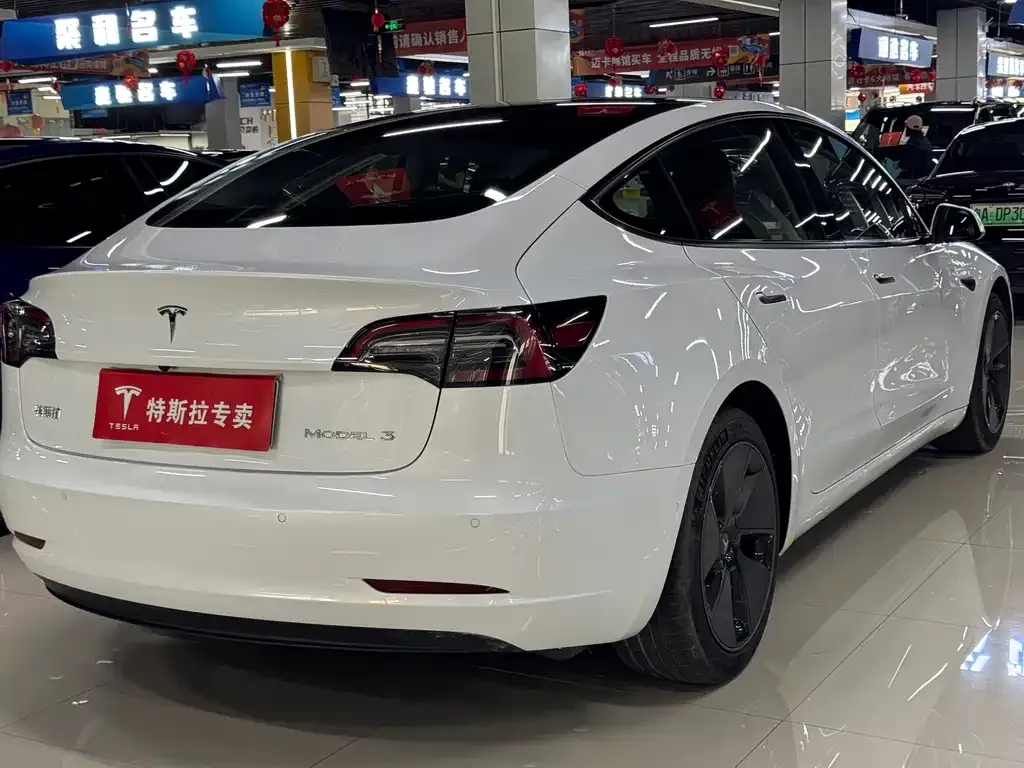 Tesla Model 3 — фото 5