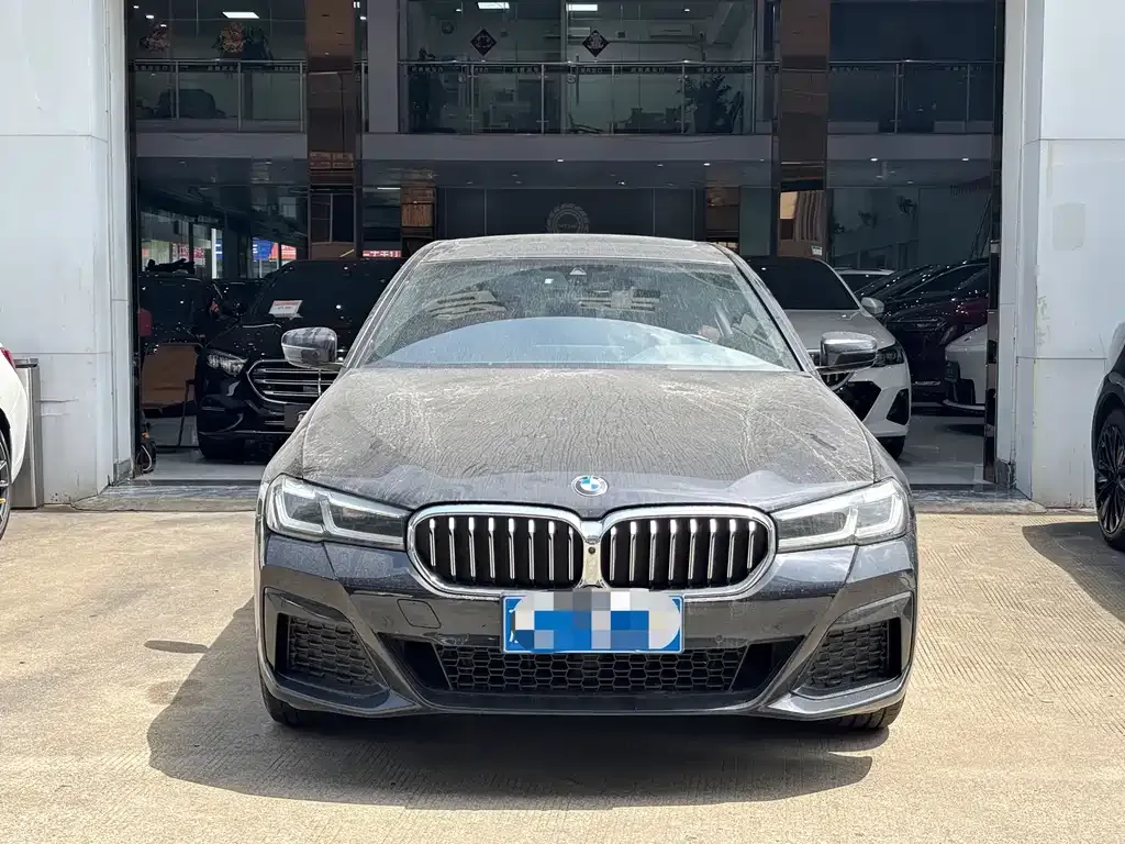 BMW 5 Series — фото 1