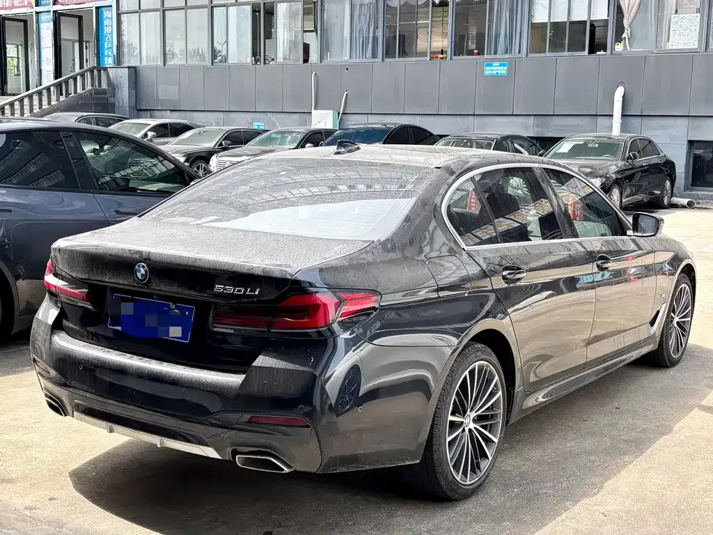 BMW 5 Series — фото 4