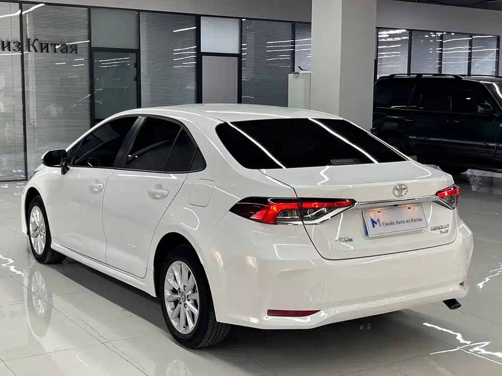 Toyota Corolla — фото 2