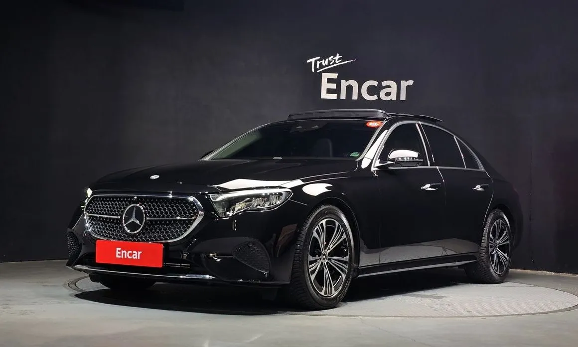 Mercedes-Benz E-Class — фото 1