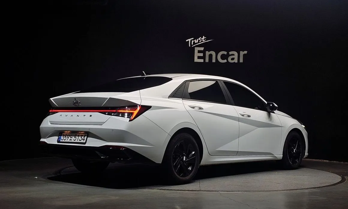 Hyundai AVANTE — фото 8
